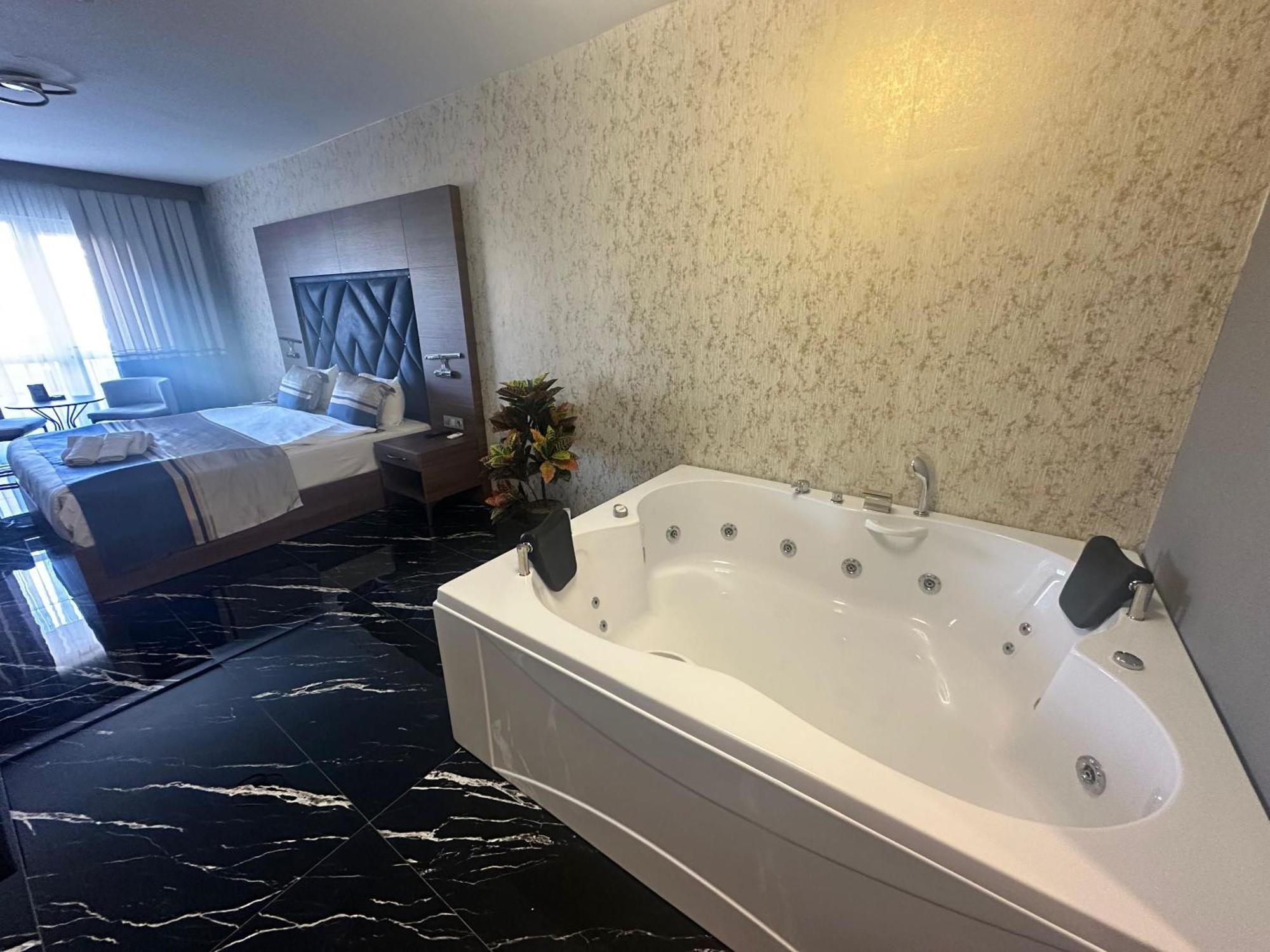 Grand Salizze Hotel Kestel  Zewnętrze zdjęcie